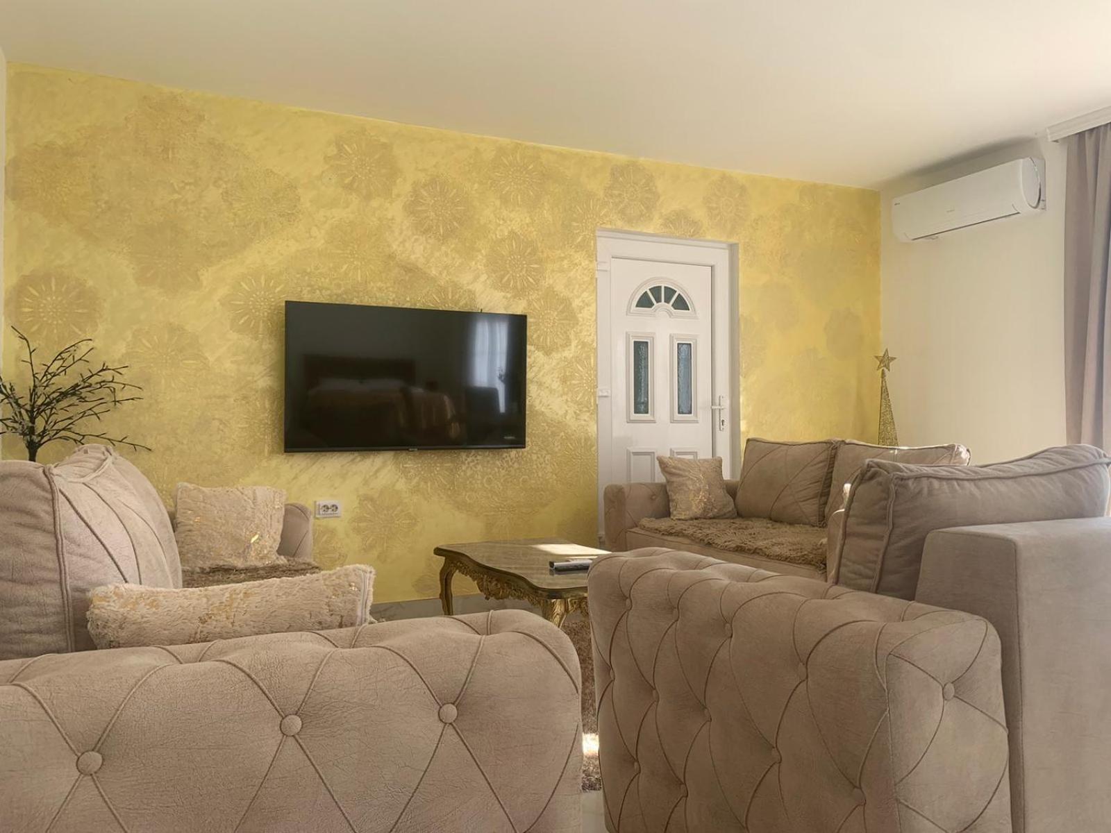 Dina Lux Apartman 雅戈丁那 外观 照片